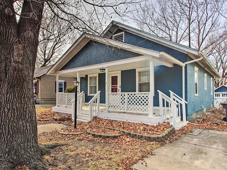 1417 Washington St — Photo 3