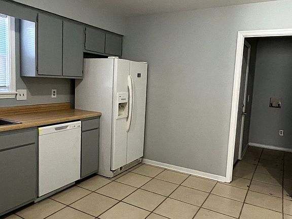 3rd image of 110 Braly Dr Unit B