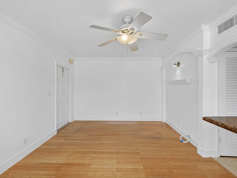 901 NE 3rd St #205 — Photo 5