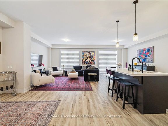 5th image of 20 Granite Ridge Trl