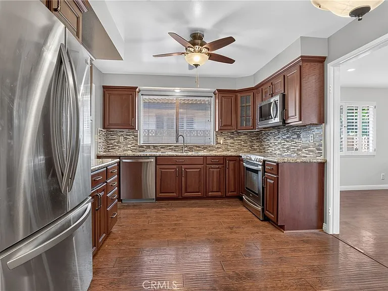9624 Swinton Ave — Photo 11