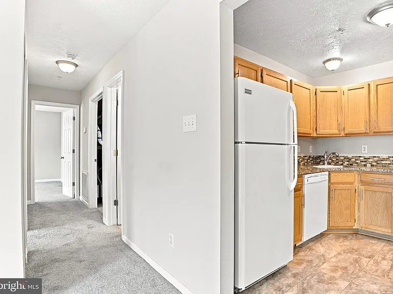 127 Brookland Ter #8 — Photo 17