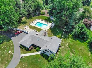 132 Macgregor Dr, Stamford, CT 06902