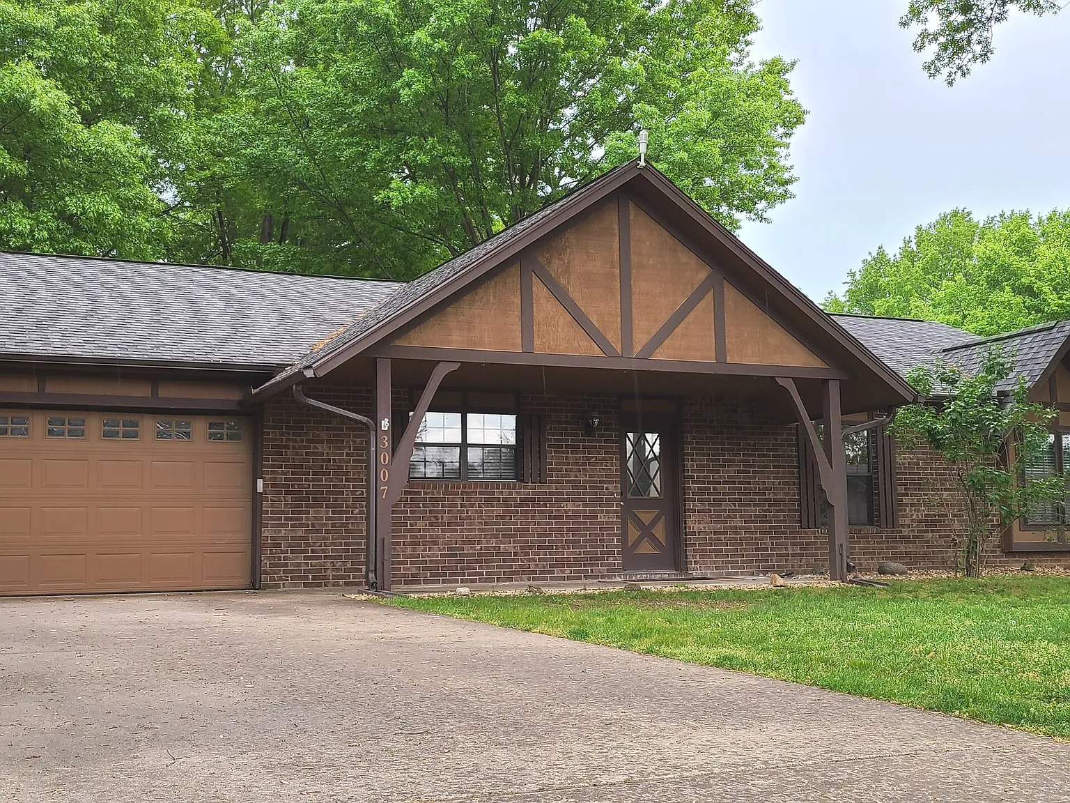 4 bed, 1930 sqft, $2,900 — Photo 1