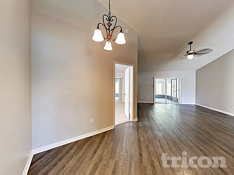 1718 Brandon Trace Ave — Photo 6