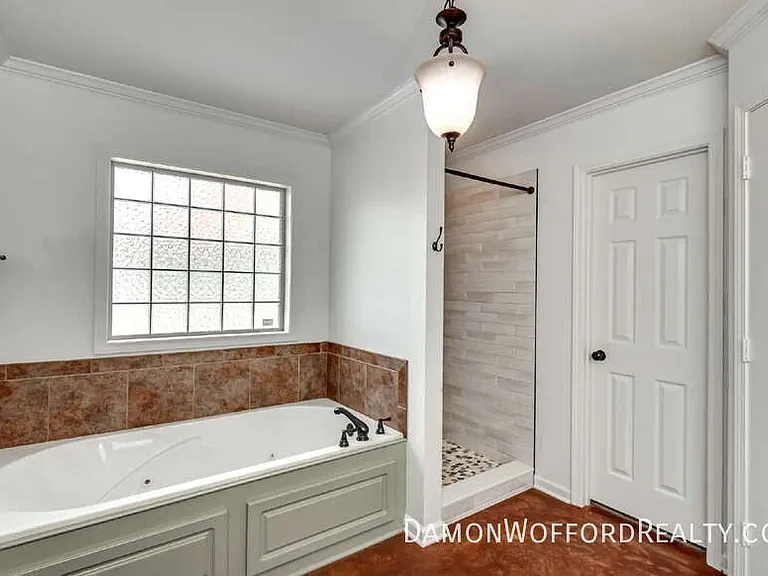 107 Emry Cv — Photo 55