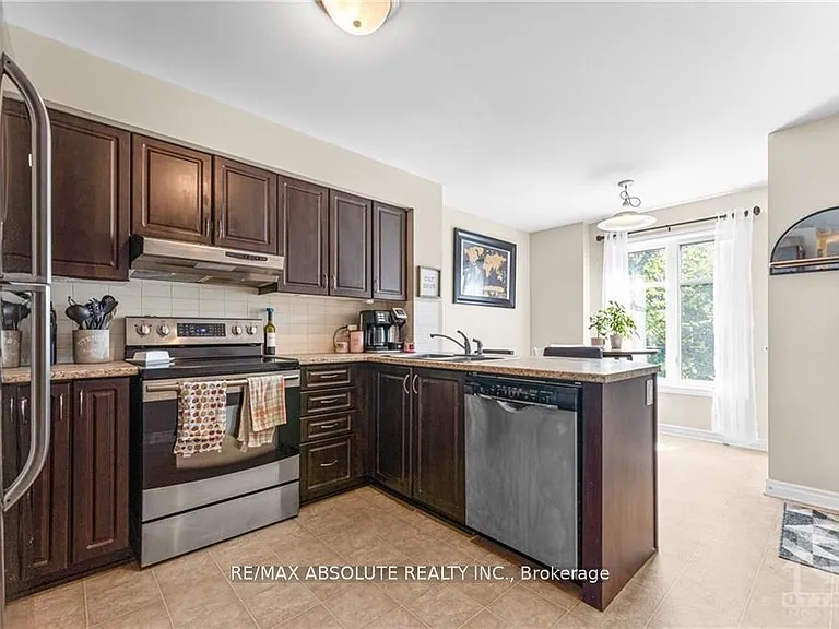 573 Chapman Mills Dr #A — Photo 5