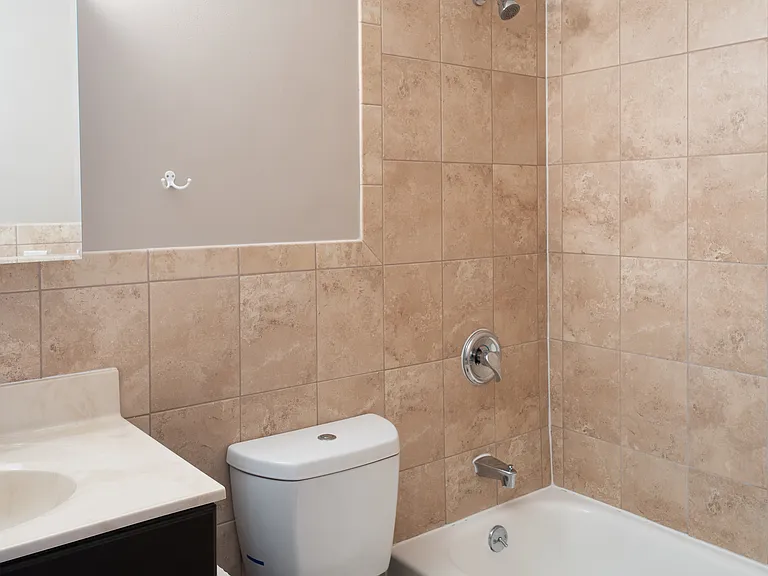 215 Aycrigg Ave — Photo 5