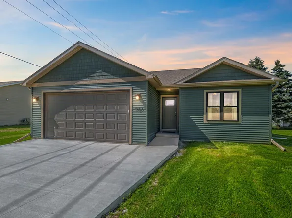 520 Village Ln, Ripon, WI 54971