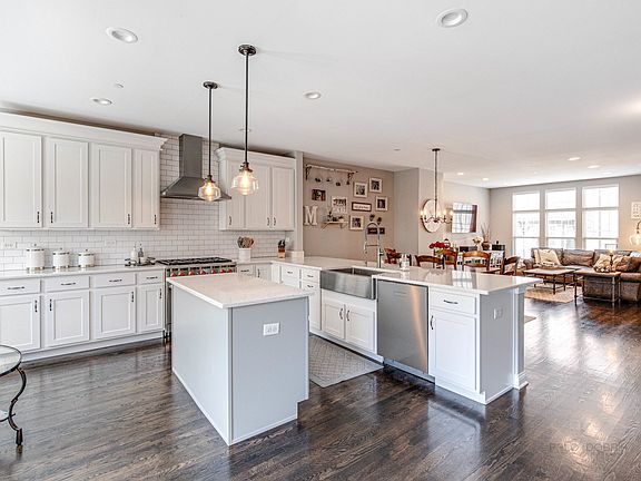 5th image of 628 Parkside Ct