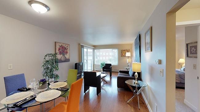 2nd image of 100 Valley St