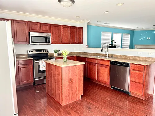 996 Applecross Dr Photo 1