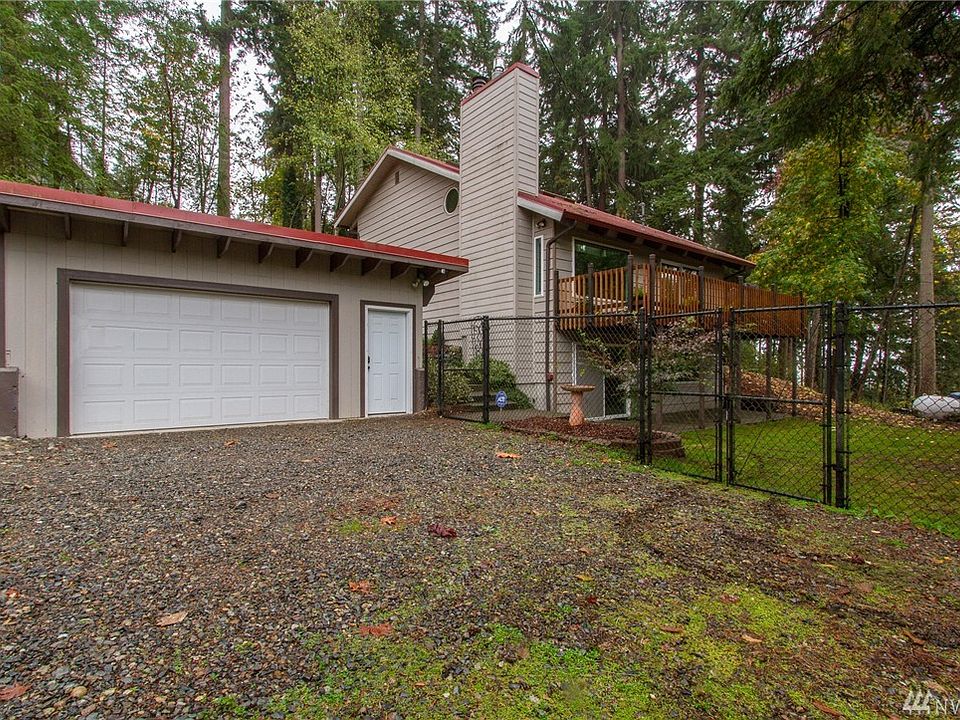 1st image of 4008 102nd Ave E