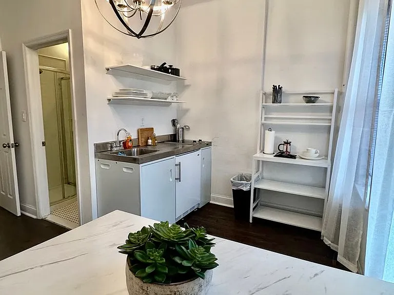 2418 Cambreleng Ave — Photo 16