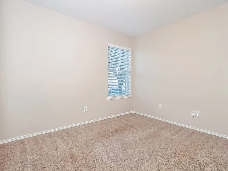 310 Ohara — Photo 12