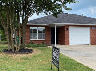 3165 Twin County St #B, Springdale, AR 72764