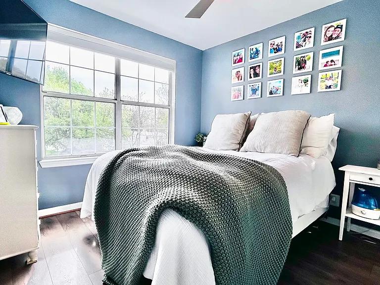 202 Grosvenor Ln #203 — Photo 2