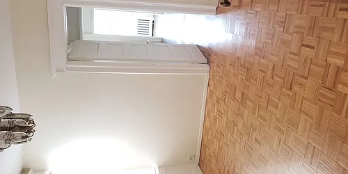 Rented by Roz Khan, LREB