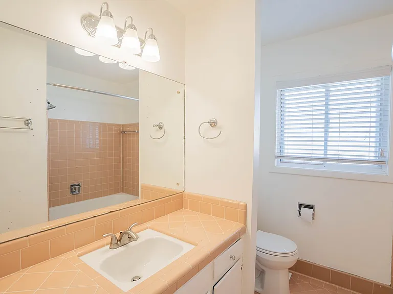 4132 E 48th Pl — Photo 15