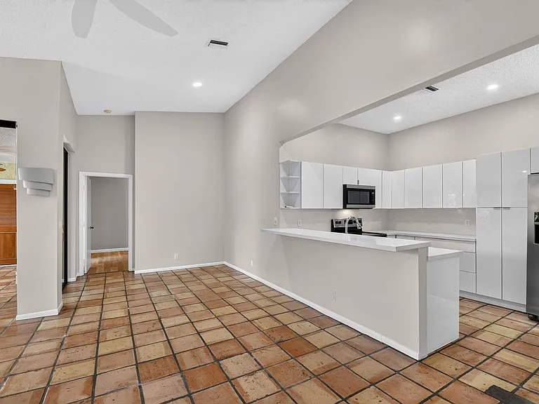 5451 Verona Dr #N — Photo 52