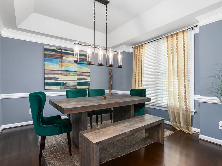 305 Lucas Park Dr — Photo 4