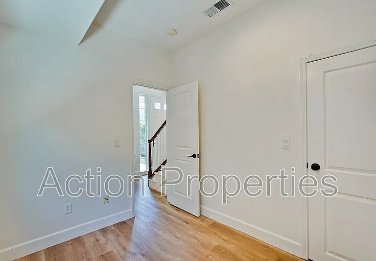 116 College Ave — Photo 12