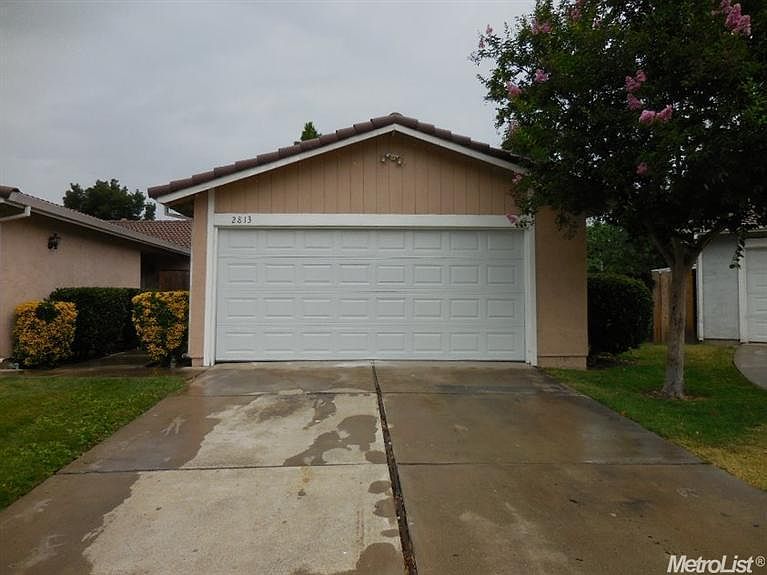 1st image of 2813 Village Green Ct