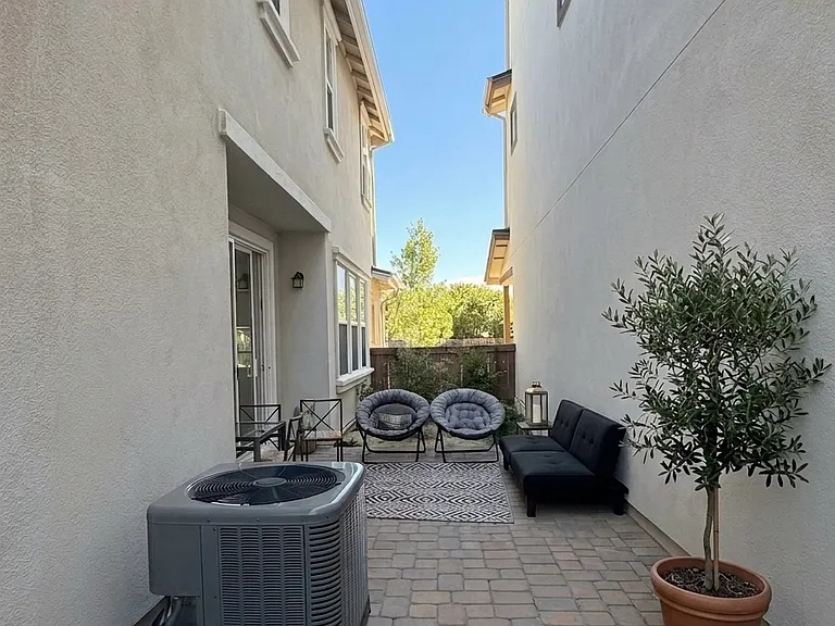 1298 Little Ln — Photo 18