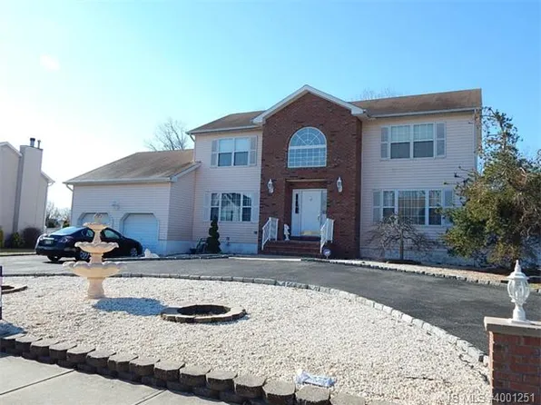 14 Michelle Ln, Bayville, NJ 08721