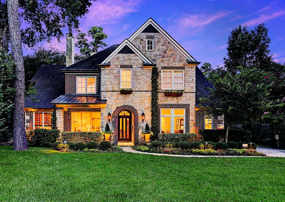 1st image of 800 Oak Valley Dr