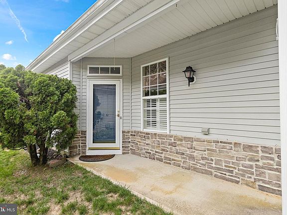 2nd image of 88 Robin Ln