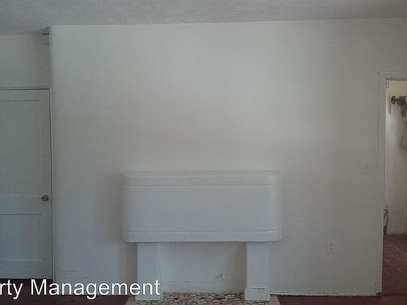 2nd image of 612 16th St APT 8