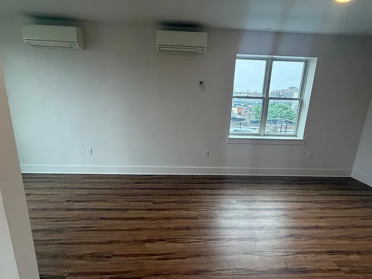 1131 Vyse Ave #4C — Photo 2