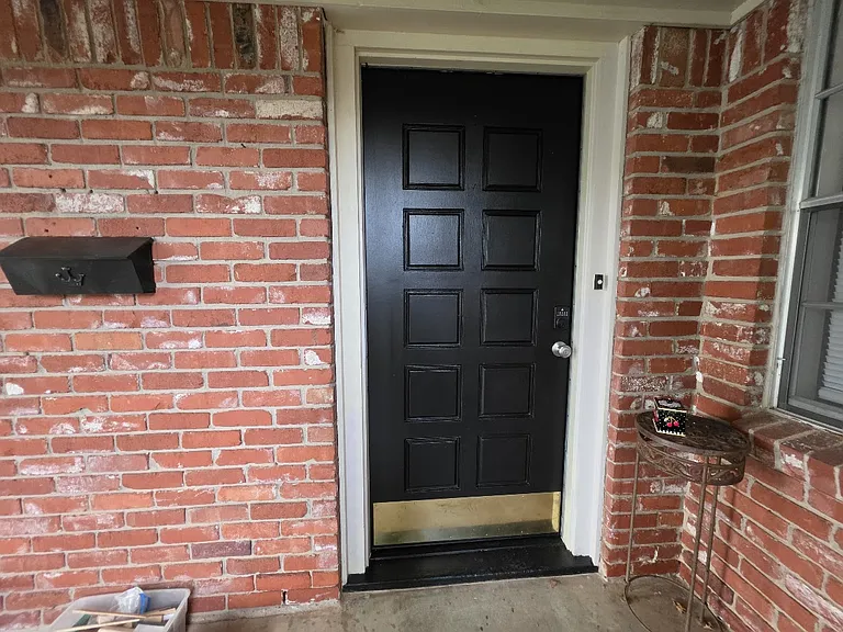 Keyless front entry.