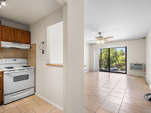 4th image of 115 Dehaven Drive #105