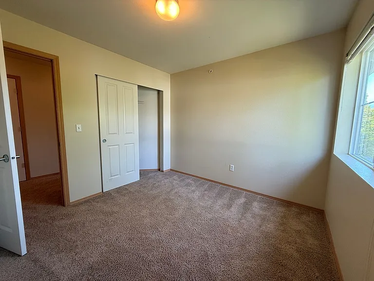 2050A Garry Oaks Ave — Photo 19