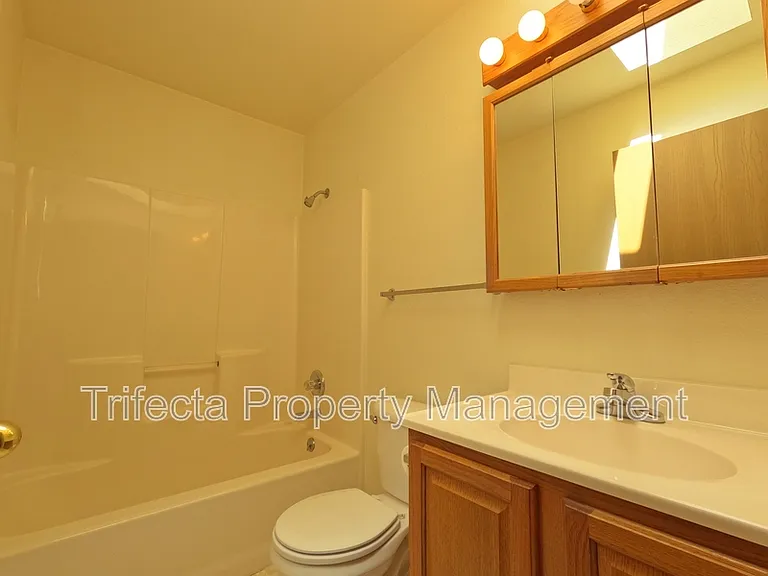 2121 35th Ave #18 — Photo 10