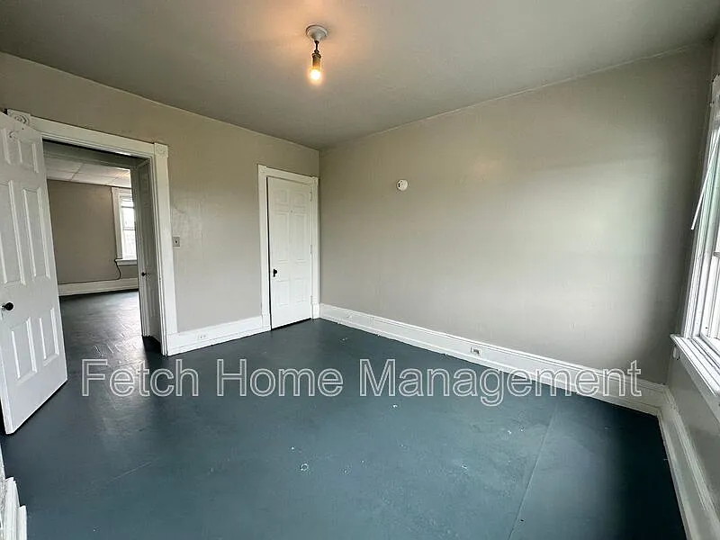115 S 10th St #3