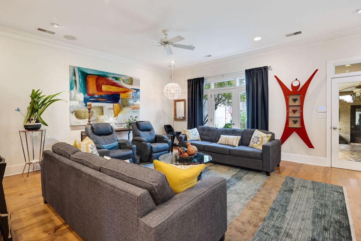 next background image