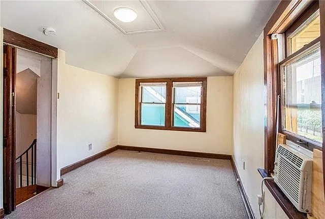 3 bed, 1353 sqft, $585 — Photo 2