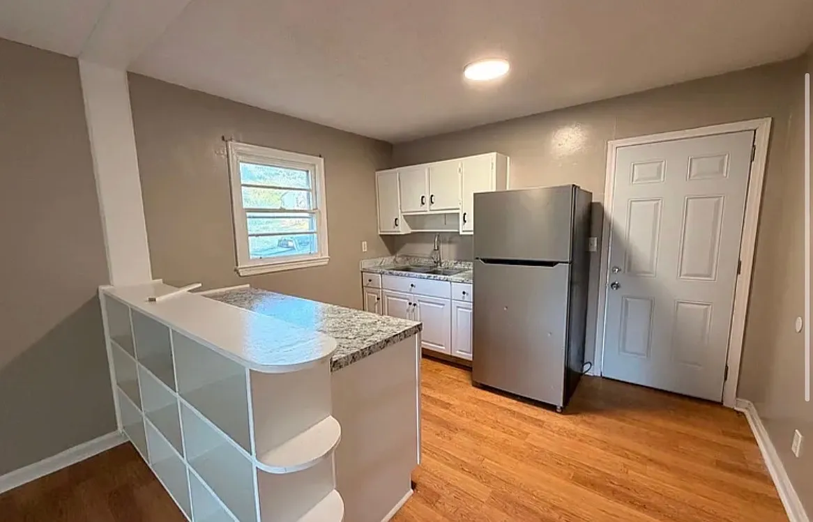 2 bed, 928 sqft, $975 — Photo 3