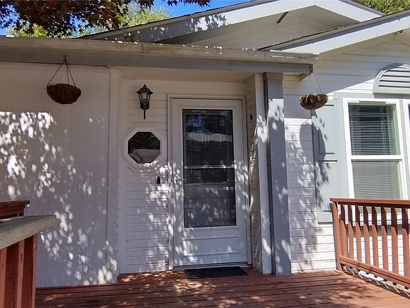 2nd image of 190 NE Riverhill Drive