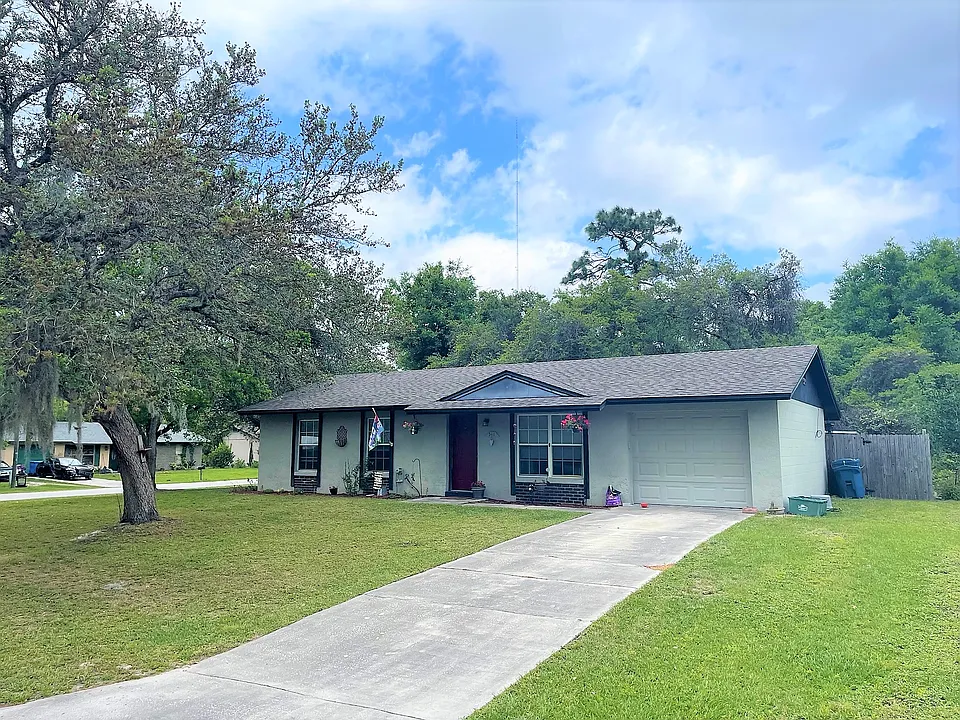 541 W Fern Dr