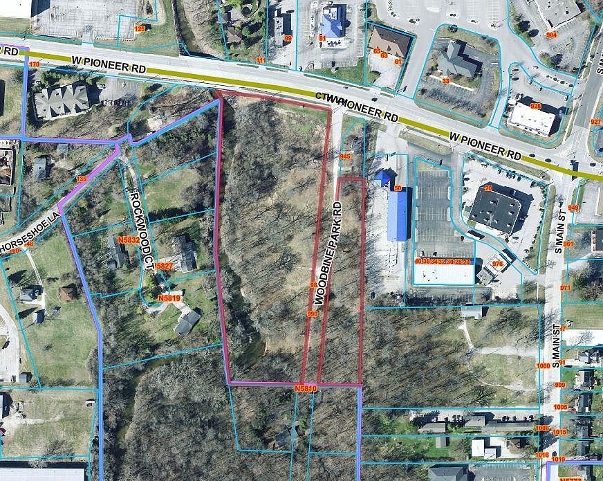 2nd image of 982 Woodbine Park Rd