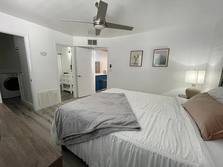 1018 E Polk St #2 — Photo 9