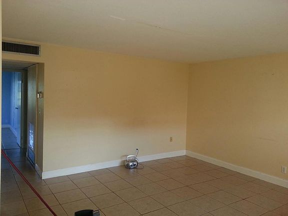 3rd image of 201 Tuscany Ln #D