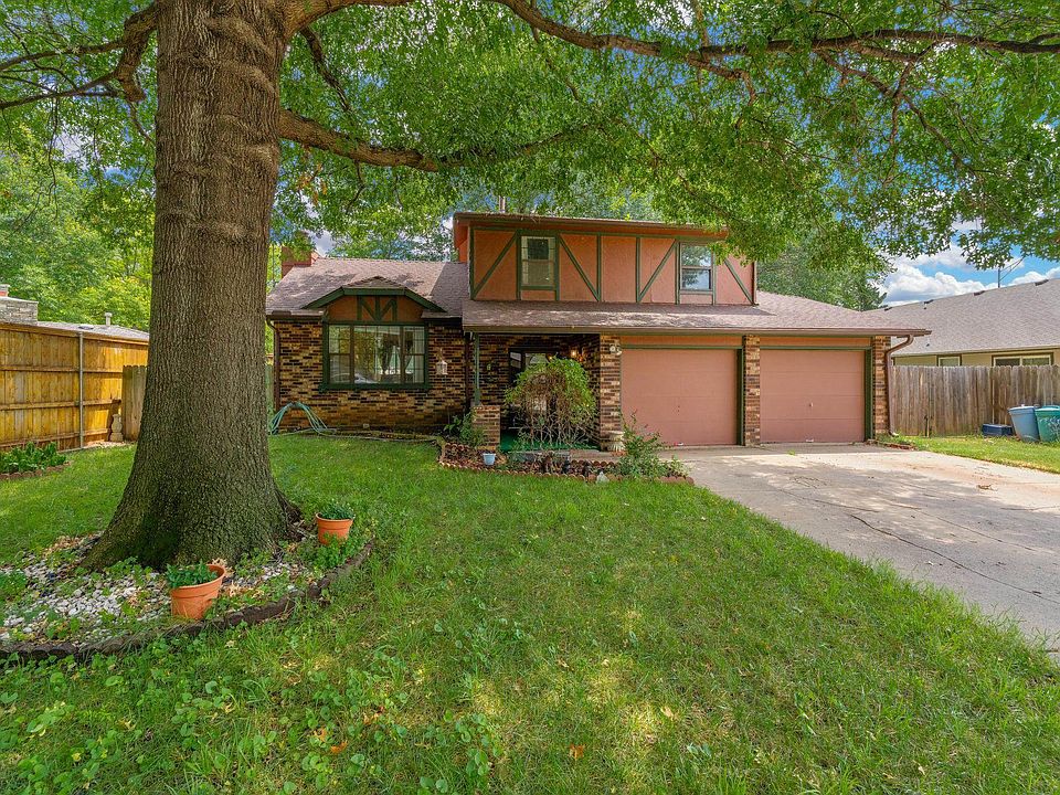 1st image of 3 N Willow Ln
