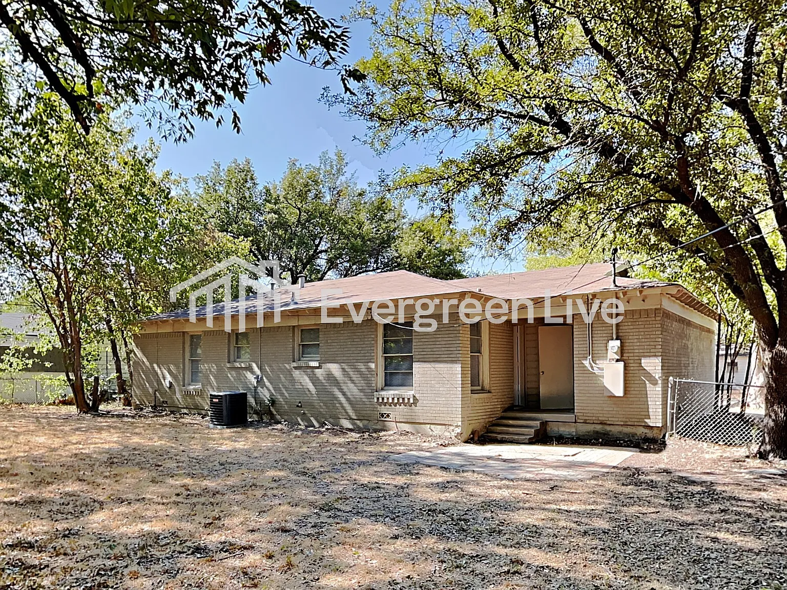 3 bed, 1.5 bath, 1196 sqft, $1,795 — Photo 3