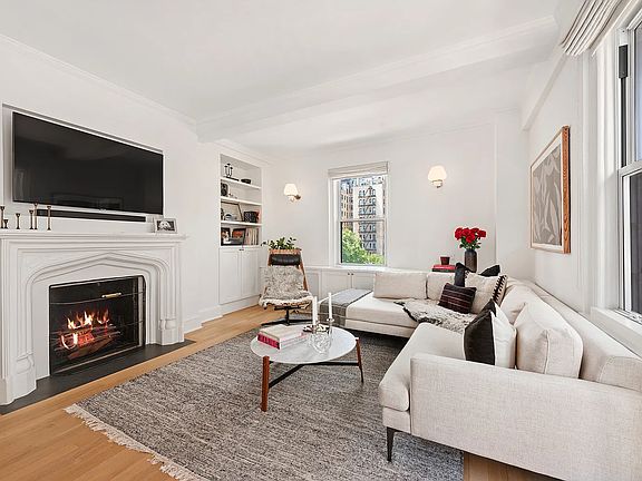 3rd image of 26 E 10th St #8EG