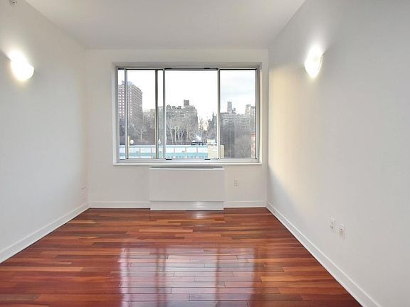 2nd image of 454 Manhattan Ave APT 7C